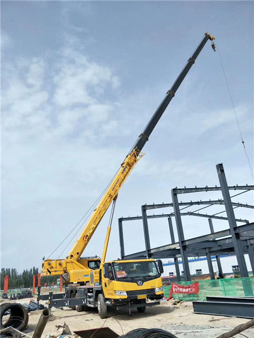 左云县超高层建筑钢结构吊装案例